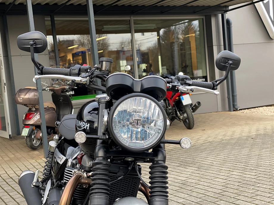 Umbgebautes Motorrad Triumph Speed Twin 1200 Bild 2: Umbgebautes Motorrad Triumph Speed Twin 1200