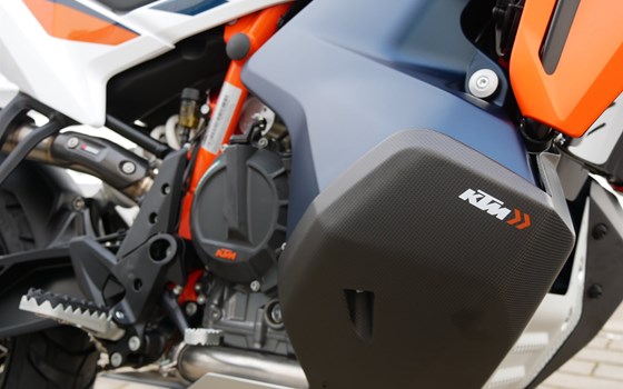 Umgebautes Motorrad KTM 790 Adventure R Rally von motoroox GmbH - Bild 12 Umgebautes Motorrad KTM 790 Adventure R Rally von motoroox GmbH - Bild 12