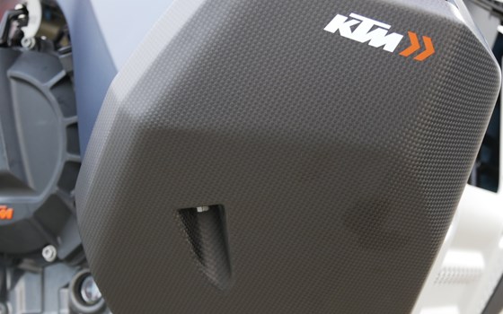 Umgebautes Motorrad KTM 790 Adventure R Rally von motoroox GmbH - Bild 14 Umgebautes Motorrad KTM 790 Adventure R Rally von motoroox GmbH - Bild 14