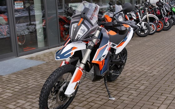 Umgebautes Motorrad KTM 790 Adventure R Rally von motoroox GmbH - Bild 5 Umgebautes Motorrad KTM 790 Adventure R Rally von motoroox GmbH - Bild 5
