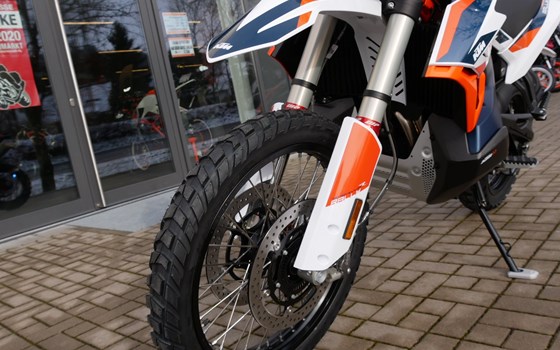 Umgebautes Motorrad KTM 790 Adventure R Rally von motoroox GmbH - Bild 6 Umgebautes Motorrad KTM 790 Adventure R Rally von motoroox GmbH - Bild 6
