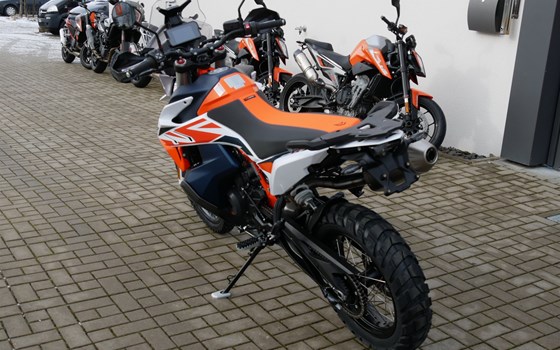 Umgebautes Motorrad KTM 790 Adventure R Rally von motoroox GmbH - Bild 10 Umgebautes Motorrad KTM 790 Adventure R Rally von motoroox GmbH - Bild 10