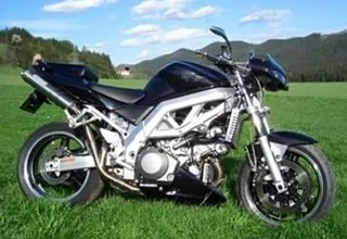 Suzuki SV 1000S Suzuki SV 1000S