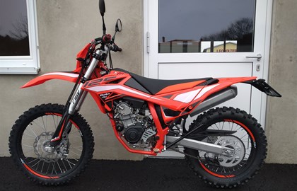 Beta RR 125 4T Custom Bike Beta RR 125 4T Custom Bike