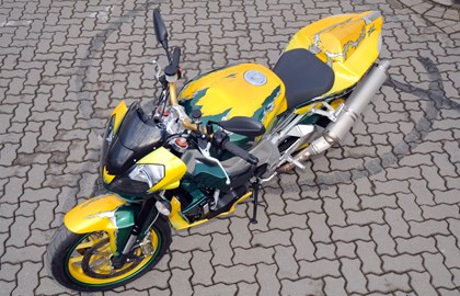 Aprilia RSV 1000 Tuono Custom Bike Aprilia RSV 1000 Tuono Custom Bike