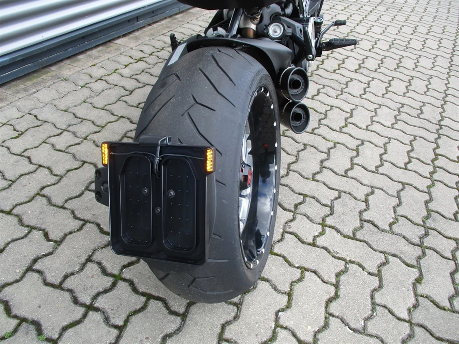 Umbgebautes Motorrad Ducati XDiavel Bild 9: Umbgebautes Motorrad Ducati XDiavel