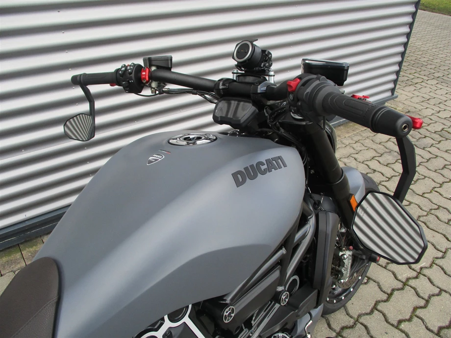 Umbgebautes Motorrad Ducati XDiavel Bild 4: Umbgebautes Motorrad Ducati XDiavel