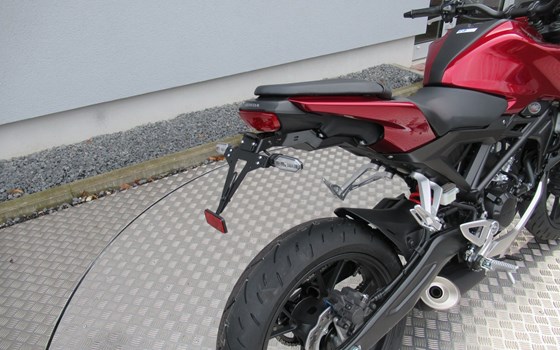 Umgebautes Motorrad Honda CB 125 von Zweiradtechnik Jörg Schlieter - Bild 3 Umgebautes Motorrad Honda CB 125 von Zweiradtechnik Jörg Schlieter - Bild 3