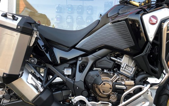 Umgebautes Motorrad Honda CRF1100L Africa Twin Adventure Sports DCT von Direct Performance - Bild 4 Umgebautes Motorrad Honda CRF1100L Africa Twin Adventure Sports DCT von Direct Performance - Bild 4
