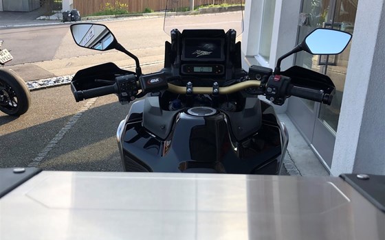 Umgebautes Motorrad Honda CRF1100L Africa Twin Adventure Sports DCT von Direct Performance - Bild 6 Umgebautes Motorrad Honda CRF1100L Africa Twin Adventure Sports DCT von Direct Performance - Bild 6