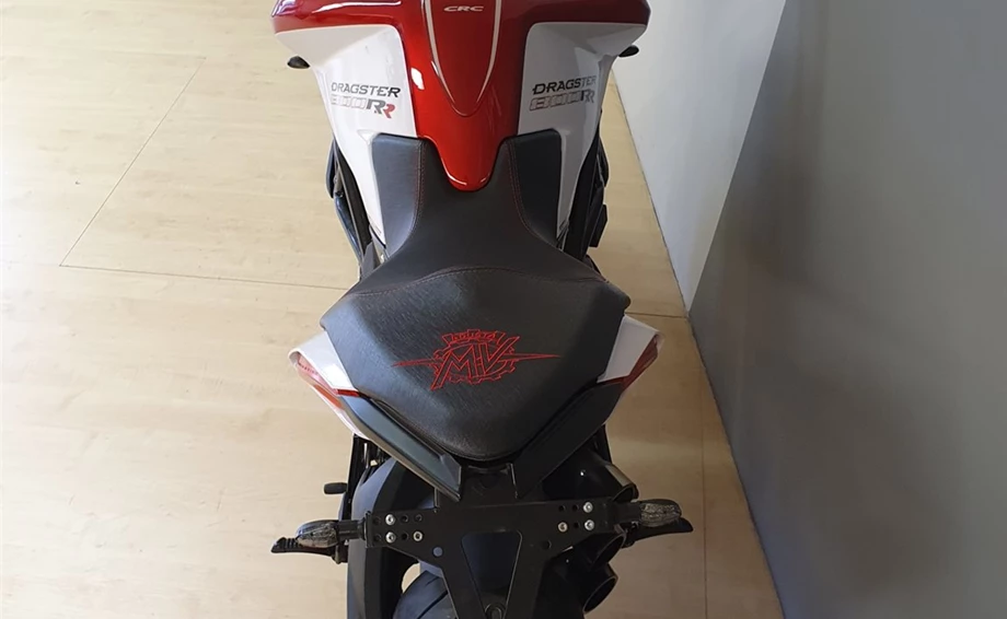 Umbgebautes Motorrad MV Agusta Dragster 800 RR Bild 9: Umbgebautes Motorrad MV Agusta Dragster 800 RR