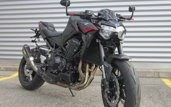 Umgebautes Motorrad Kawasaki Z900 von Motorradwelt Auer GmbH - Bild 1 Umgebautes Motorrad Kawasaki Z900 von Motorradwelt Auer GmbH - Bild 1