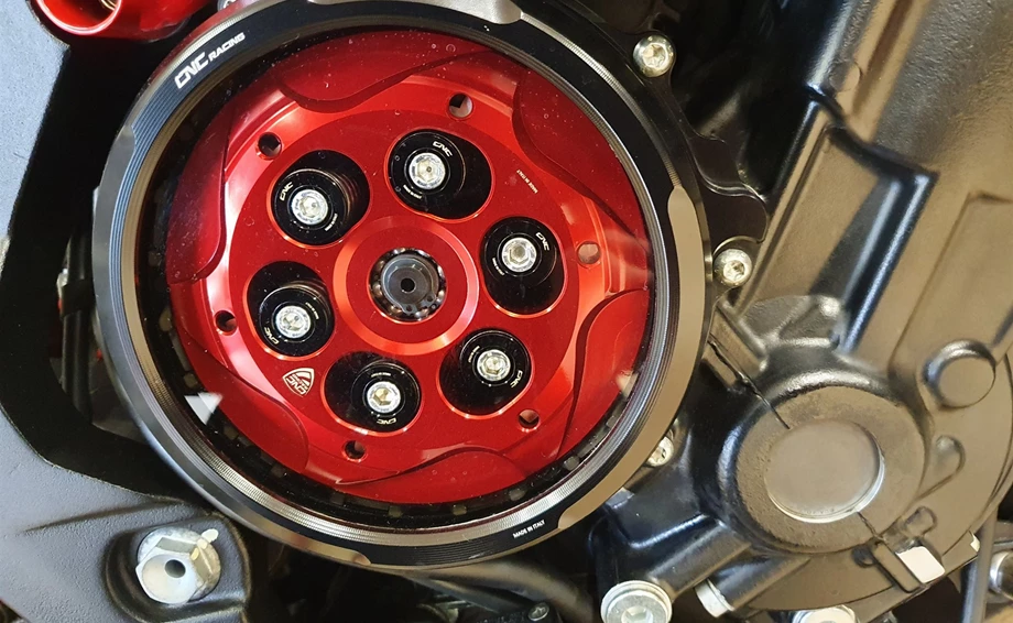 Umbgebautes Motorrad MV Agusta Brutale 800 RR Pirelli Bild 3: Umbgebautes Motorrad MV Agusta Brutale 800 RR Pirelli