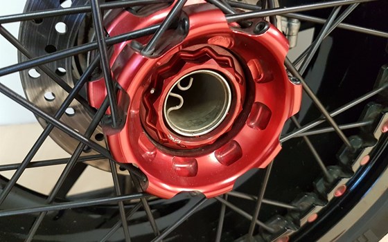 Umgebautes Motorrad MV Agusta Dragster 800 RR von Motorrad Scheunpflug e.K. - Bild 10 Umgebautes Motorrad MV Agusta Dragster 800 RR von Motorrad Scheunpflug e.K. - Bild 10