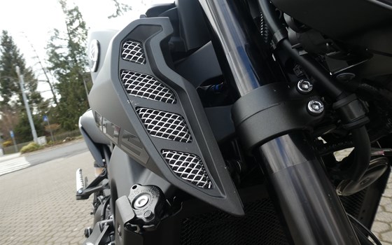 Umgebautes Motorrad Yamaha MT-09 von Zweirad-Center Zöller - Bild 3 Umgebautes Motorrad Yamaha MT-09 von Zweirad-Center Zöller - Bild 3