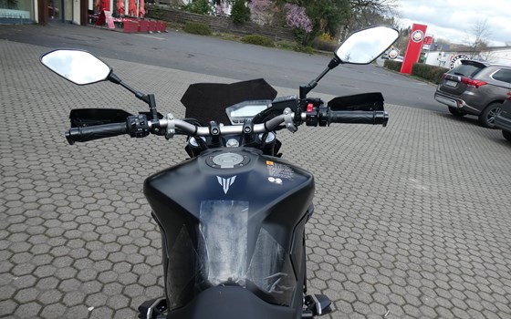 Umgebautes Motorrad Yamaha MT-09 von Zweirad-Center Zöller - Bild 16 Umgebautes Motorrad Yamaha MT-09 von Zweirad-Center Zöller - Bild 16