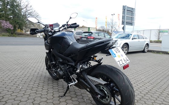 Umgebautes Motorrad Yamaha MT-09 von Zweirad-Center Zöller - Bild 6 Umgebautes Motorrad Yamaha MT-09 von Zweirad-Center Zöller - Bild 6
