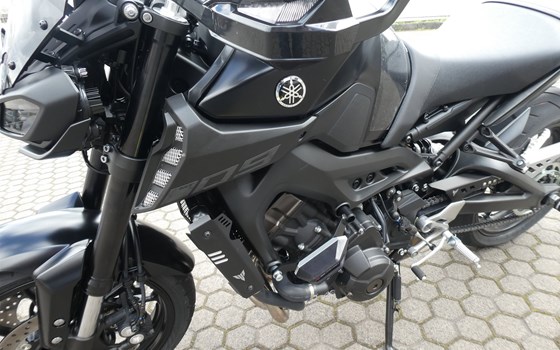 Umgebautes Motorrad Yamaha MT-09 von Zweirad-Center Zöller - Bild 7 Umgebautes Motorrad Yamaha MT-09 von Zweirad-Center Zöller - Bild 7