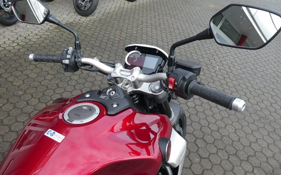 Umgebautes Motorrad Honda CB 1000 R von Zweirad-Center Zöller - Bild 15 Umgebautes Motorrad Honda CB 1000 R von Zweirad-Center Zöller - Bild 15