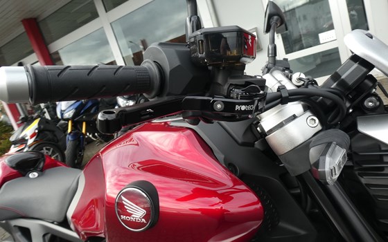 Umgebautes Motorrad Honda CB 1000 R von Zweirad-Center Zöller - Bild 9 Umgebautes Motorrad Honda CB 1000 R von Zweirad-Center Zöller - Bild 9