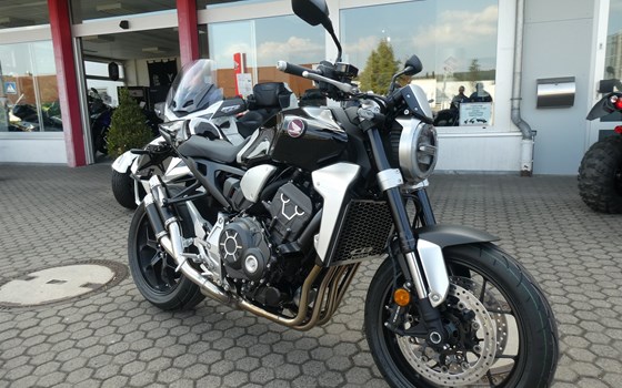 Umgebautes Motorrad Honda CB 1000 R von Zweirad-Center Zöller - Bild 4 Umgebautes Motorrad Honda CB 1000 R von Zweirad-Center Zöller - Bild 4