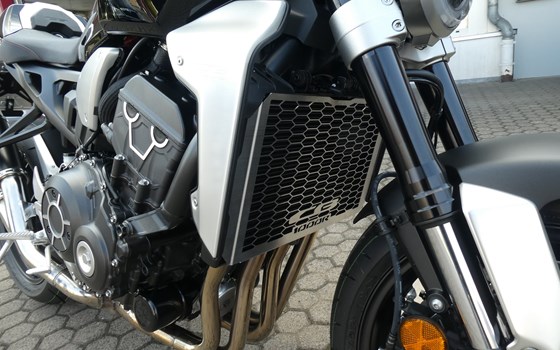 Umgebautes Motorrad Honda CB 1000 R von Zweirad-Center Zöller - Bild 8 Umgebautes Motorrad Honda CB 1000 R von Zweirad-Center Zöller - Bild 8