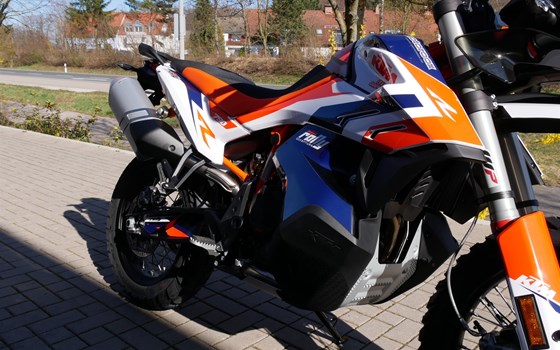 Umgebautes Motorrad KTM 790 Adventure R von motoroox GmbH - Bild 7 Umgebautes Motorrad KTM 790 Adventure R von motoroox GmbH - Bild 7