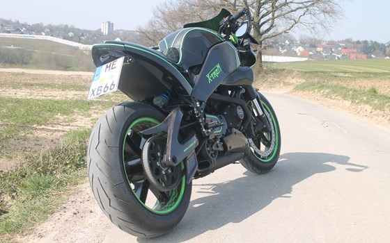 Umgebautes Motorrad Buell Firebolt XB 9R von X-Trem Custombikes - Bild 8 Umgebautes Motorrad Buell Firebolt XB 9R von X-Trem Custombikes - Bild 8
