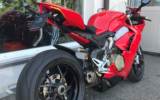 Umgebautes Motorrad Ducati Panigale V4 von Direct Performance - Bild 8 Umgebautes Motorrad Ducati Panigale V4 von Direct Performance - Bild 8