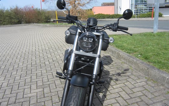 Umgebautes Motorrad Honda CMX500 Rebel von Motorradcenter Keßler - Bild 8 Umgebautes Motorrad Honda CMX500 Rebel von Motorradcenter Keßler - Bild 8