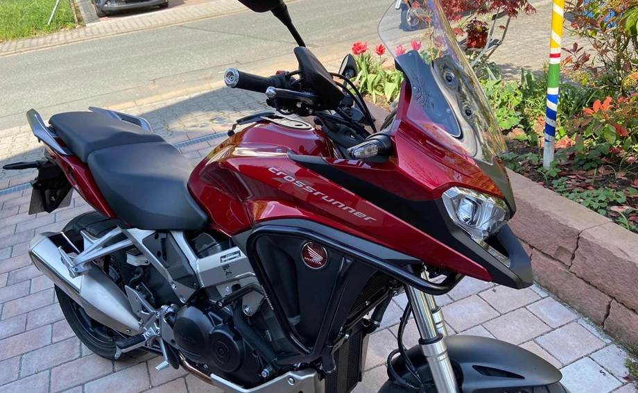 Rebuilt motorbike Honda VFR800X Crossrunner Bild 2: Rebuilt motorbike Honda VFR800X Crossrunner