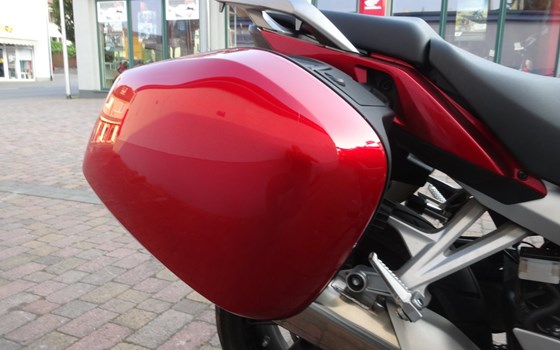 Umgebautes Motorrad Honda VFR800X Crossrunner von Motorradtechnik Lang GmbH - Bild 9 Umgebautes Motorrad Honda VFR800X Crossrunner von Motorradtechnik Lang GmbH - Bild 9