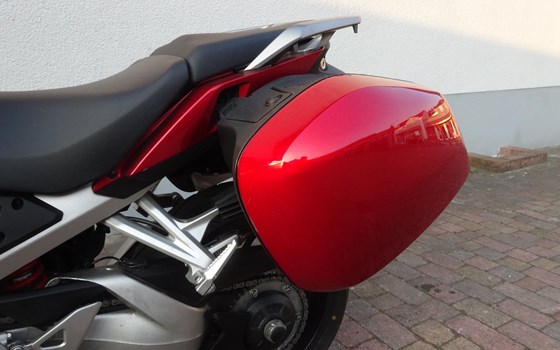 Umgebautes Motorrad Honda VFR800X Crossrunner von Motorradtechnik Lang GmbH - Bild 10 Umgebautes Motorrad Honda VFR800X Crossrunner von Motorradtechnik Lang GmbH - Bild 10