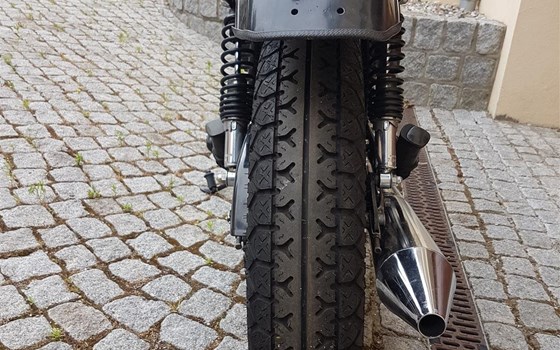 Umgebautes Motorrad Yamaha SR 500 von user1172077 - Bild 1 Umgebautes Motorrad Yamaha SR 500 von user1172077 - Bild 1