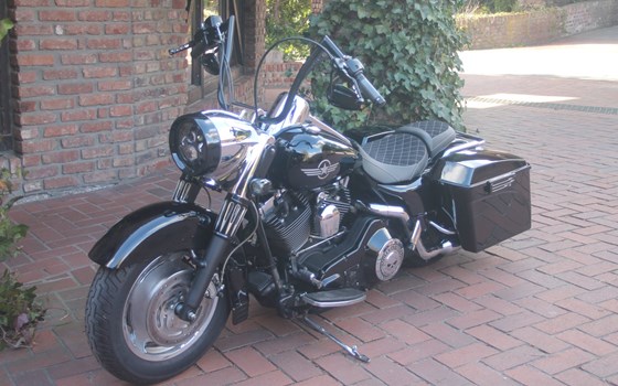 Umgebautes Motorrad Harley-Davidson Road King Custom FLHRS von X-Trem Custombikes - Bild 9 Umgebautes Motorrad Harley-Davidson Road King Custom FLHRS von X-Trem Custombikes - Bild 9