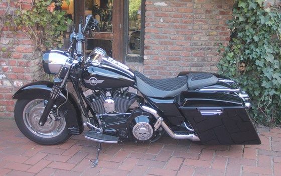 Umgebautes Motorrad Harley-Davidson Road King Custom FLHRS von X-Trem Custombikes - Bild 1 Umgebautes Motorrad Harley-Davidson Road King Custom FLHRS von X-Trem Custombikes - Bild 1