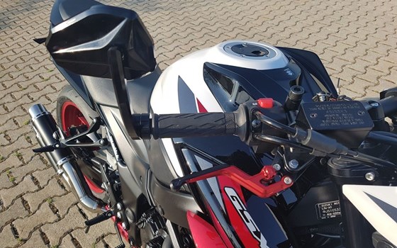 Umgebautes Motorrad Suzuki GSX-S750 von Suedbike e.K. Inhaber Wolfgang Schustek - Bild 1 Umgebautes Motorrad Suzuki GSX-S750 von Suedbike e.K. Inhaber Wolfgang Schustek - Bild 1