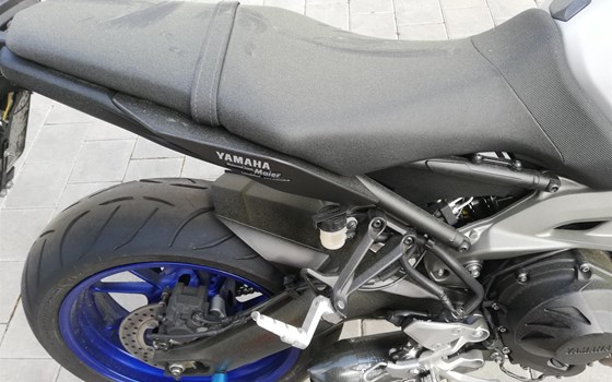 Umgebautes Motorrad Yamaha MT-09 von user1104846 - Bild 4 Umgebautes Motorrad Yamaha MT-09 von user1104846 - Bild 4