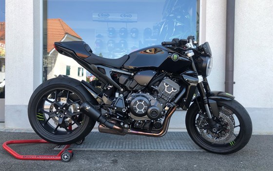 Umgebautes Motorrad Honda CB 1000 R von Direct Performance - Bild 1 Umgebautes Motorrad Honda CB 1000 R von Direct Performance - Bild 1