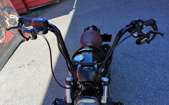 Umgebautes Motorrad Triumph Bonneville Bobber Black von Motorradklinik GmbH - Bild 5 Umgebautes Motorrad Triumph Bonneville Bobber Black von Motorradklinik GmbH - Bild 5
