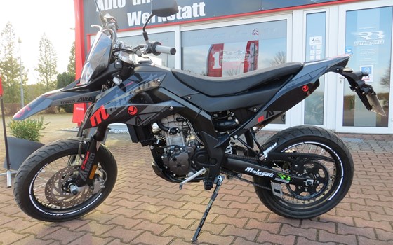 Umgebautes Motorrad Malaguti XSM 125 Supermoto von RB-Motorsports Bike & Car Service Ronny Bloch - Bild 14 Umgebautes Motorrad Malaguti XSM 125 Supermoto von RB-Motorsports Bike & Car Service Ronny Bloch - Bild 14