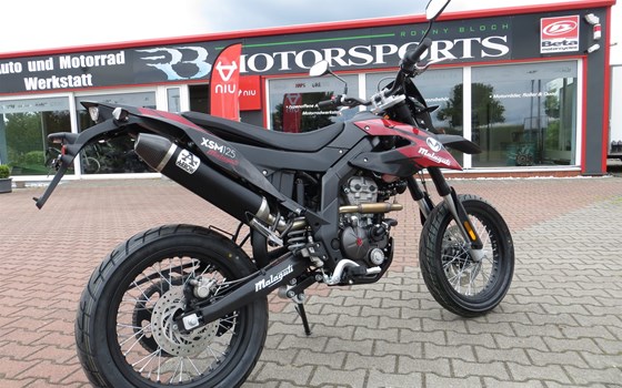 Umgebautes Motorrad Malaguti XSM 125 Supermoto von RB-Motorsports Bike & Car Service Ronny Bloch - Bild 1 Umgebautes Motorrad Malaguti XSM 125 Supermoto von RB-Motorsports Bike & Car Service Ronny Bloch - Bild 1