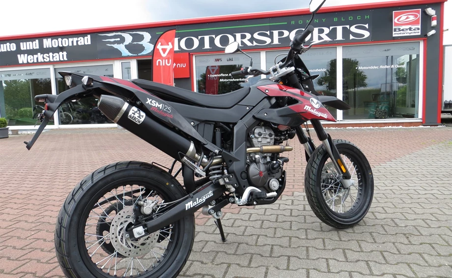 Umbgebautes Motorrad Malaguti XSM 125 Supermoto Bild 1: Umbgebautes Motorrad Malaguti XSM 125 Supermoto