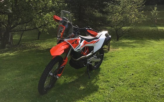 Umgebautes Motorrad KTM 690 Enduro R von KINI Bike World - Bild 3 Umgebautes Motorrad KTM 690 Enduro R von KINI Bike World - Bild 3