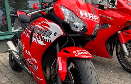 Honda CBR1000RR Fireblade Custom Bike Honda CBR1000RR Fireblade Custom Bike