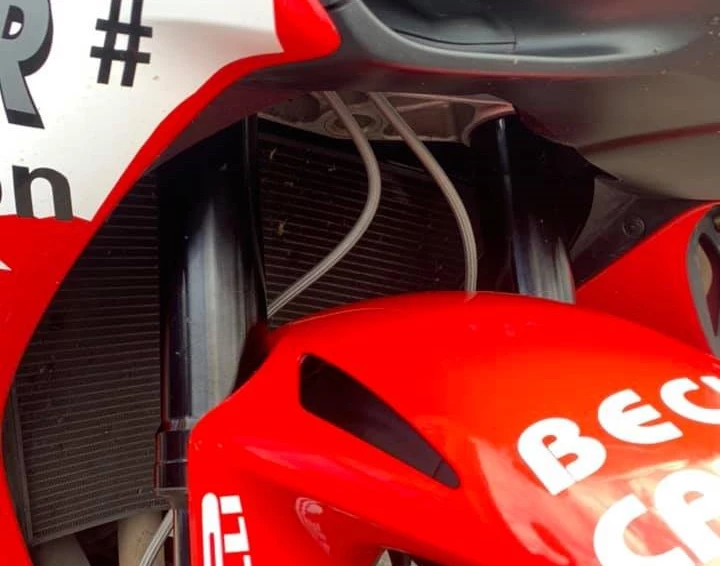 Rebuilt motorbike Honda CBR1000RR Fireblade Bild 2: Rebuilt motorbike Honda CBR1000RR Fireblade