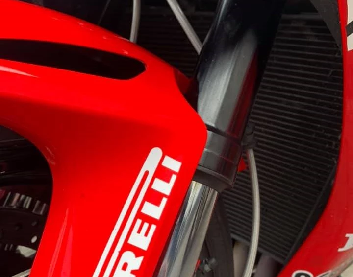 Rebuilt motorbike Honda CBR1000RR Fireblade Bild 3: Rebuilt motorbike Honda CBR1000RR Fireblade