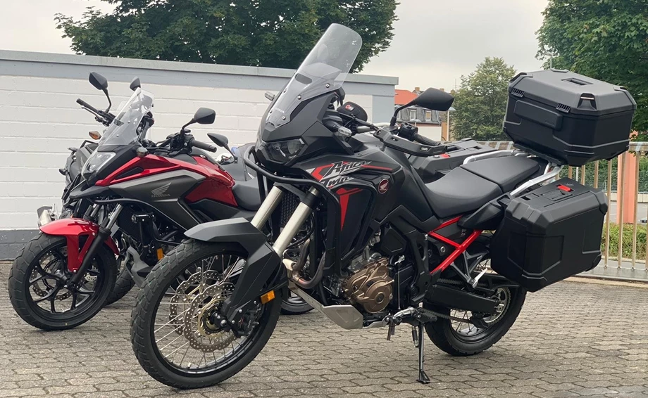 Umbgebautes Motorrad Honda CRF1100L Africa Twin Bild 1: Umbgebautes Motorrad Honda CRF1100L Africa Twin