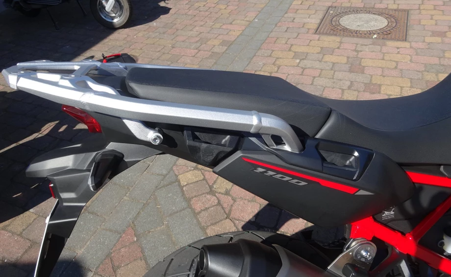 Umbgebautes Motorrad Honda CRF1100L Africa Twin Bild 4: Umbgebautes Motorrad Honda CRF1100L Africa Twin