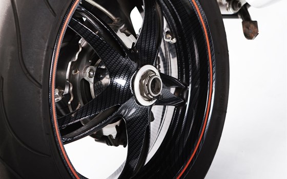 Umgebautes Motorrad Triumph Speed Triple 1050 von Triumph Emsland - Hertrampf Racing - Bild 11 Umgebautes Motorrad Triumph Speed Triple 1050 von Triumph Emsland - Hertrampf Racing - Bild 11